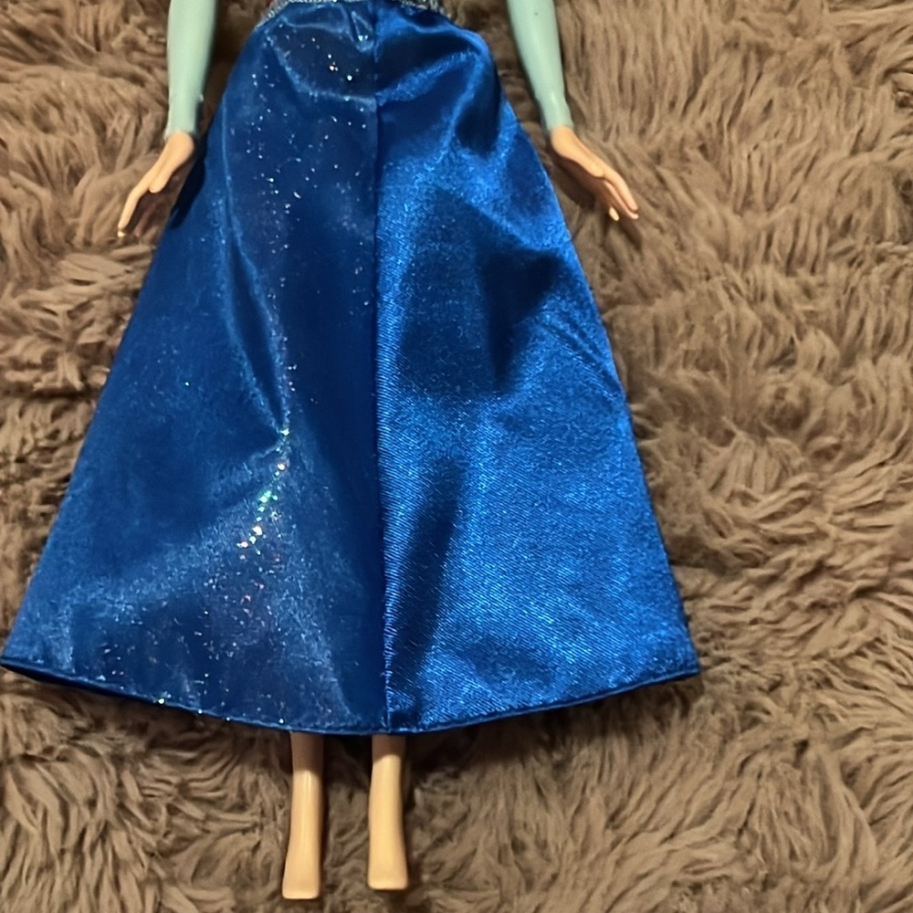Elsa Barbie 2013 Mattel Disney Frozen movie character Princess skirt toy doll - Picture 4 of 7